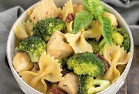 Tuscan Chicken & Broccoli Pasta