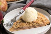 Cinnamon Apple Pizza Delight