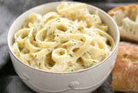 Skinny Fettuccine Alfredo