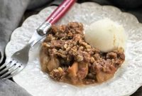 Effortless Crockpot Apple Crisp with Hearty Oat Topping