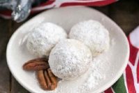 Snow-Kissed Pecan Cookies