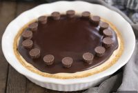 Dreamy Frozen Chocolate Peanut Butter Pie