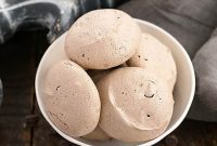 Airy Chocolate Chip Kisses