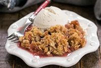 Simply Delicious Rhubarb Crisp