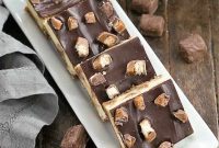 Twix Caramel Cheesecake Bars