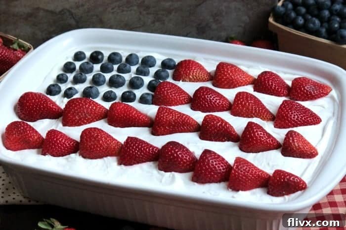 USA Flag Eclair Cake, easy to make and so delicious, it will disappear quickly!